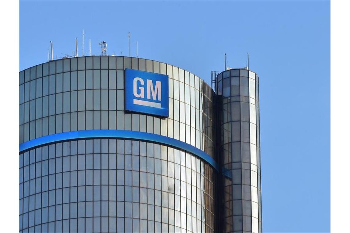 Trump verspricht Produktion vieler Beatmungsgeräte Unter Nutzung eines ursprünglich für Kriegszeiten entwickelten Gesetzes hat US-Präsident Donald Trump dem Autobauer General Motors (GM) die Produktion von Beatmungsgeräten befohlen. Foto: Uli Deck/dpa