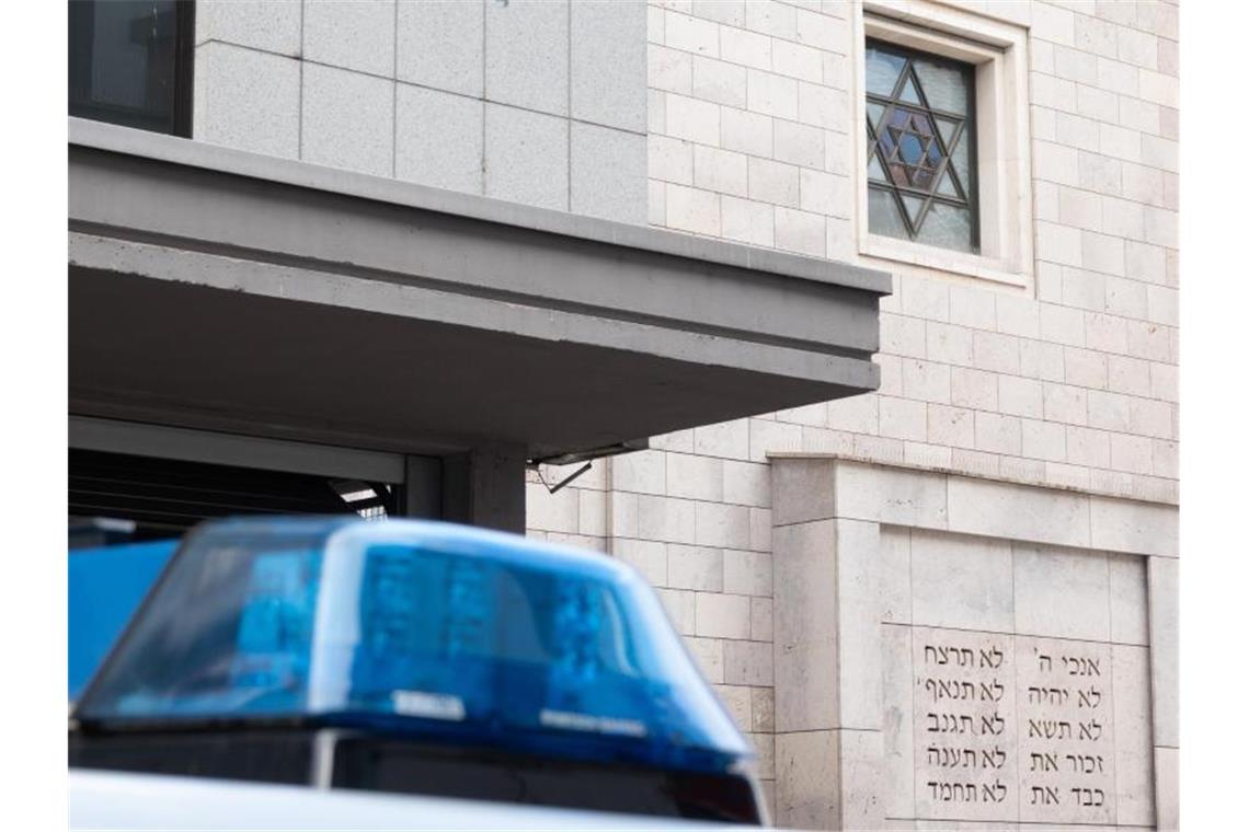 Unter Polizeischutz: Synagoge in Stuttgart. Foto: Gregor Bauernfeind/dpa/Archivbild