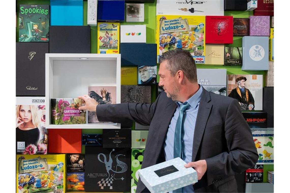 Verpackungsindustrie will grüner werden Unterschiedliche Kartonagen am Stand des Kartonagen-Herstellers Hertel. Foto: Daniel Karmann