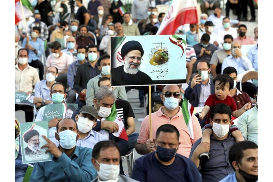 Präsidentenwahl im Iran angelaufen - Machtwechsel erwartet