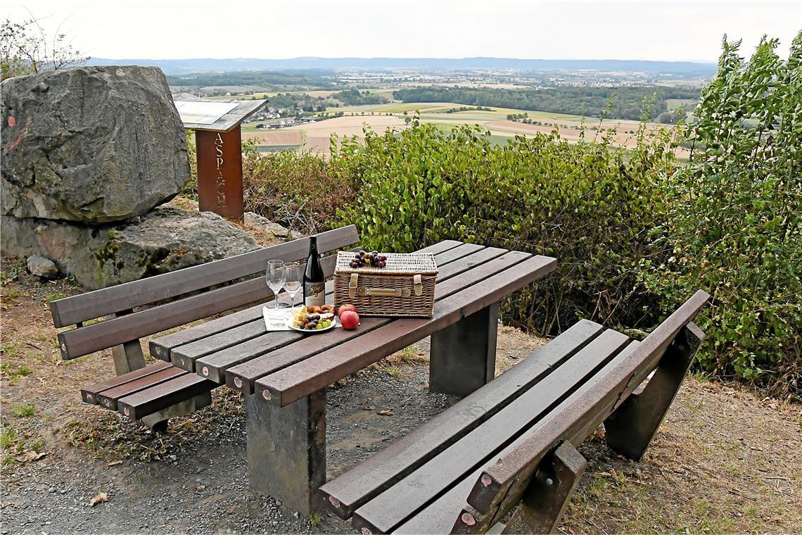 Unterwegs auf dem Panoramaweg braucht man natürlich auch mal eine Rast. Archivfoto: Tobias Sellmaier
