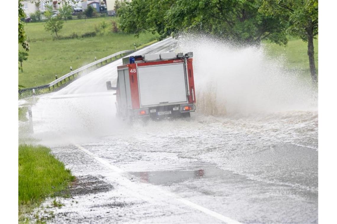 Unwetter mit heftigem Regen haben im Westen Deutschlands die Einsatzkräfte beschäftigt. Foto: Jan Eifert/dpa