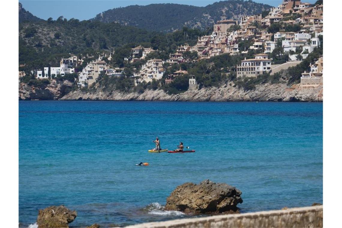 Spanien lässt Touristen erst im Juli rein