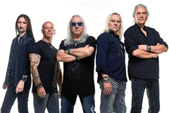 Uriah Heep sind einer der Stargäste beim diesjährigen Zeltspektakel. Foto: Richard Stow