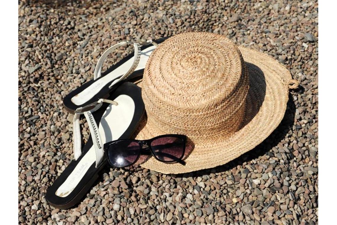 Urlaub am Strand oder in den Bergen - die Bundesregierung will ihre Reisewarnung mindestens bis Mitte Juni verlängern. Foto: picture alliance / dpa