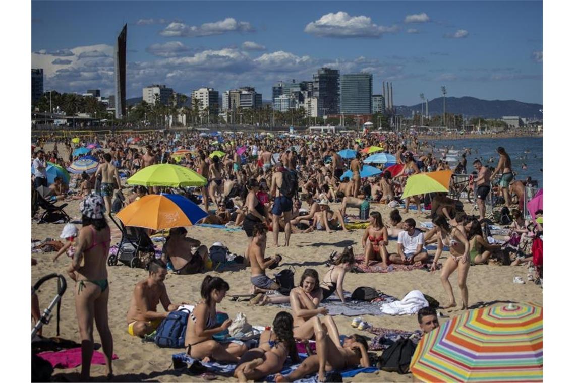 Urlauber aus Deutschland können wieder zu beliebten Zielen in Europa aufbrechen. Foto: Emilio Morenatti/AP/dpa