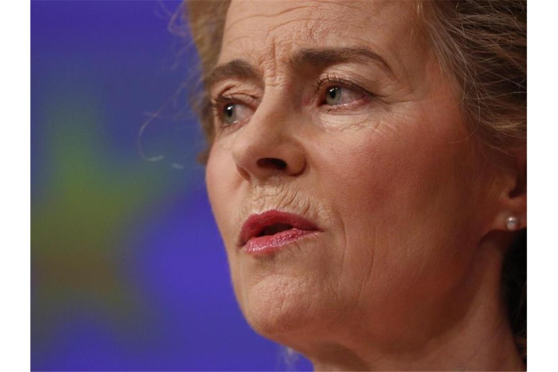 Ursula von der Leyen, Präsidentin der Europäischen Kommission, rät, mit der Buchung des Sommerurlaubs noch zu warten. Foto: Francois Lenoir/Reuters Pool/AP/dpa