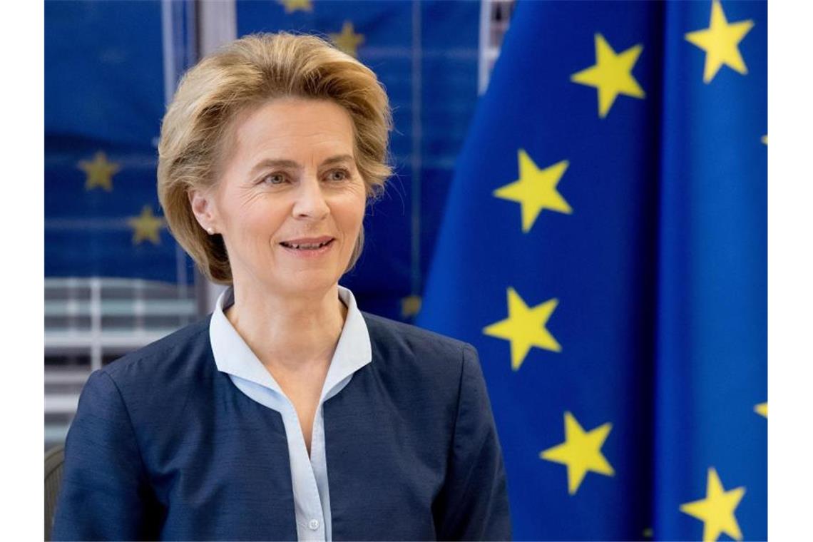 Ursula von der Leyen, Präsidentin der Europäischen Kommission, nimmt an einem Gipfel der Staats- und Regierungschefs der EU teil, der per Videokonferenz tagt. Foto: Etienne Ansotte/European Commission/dpa
