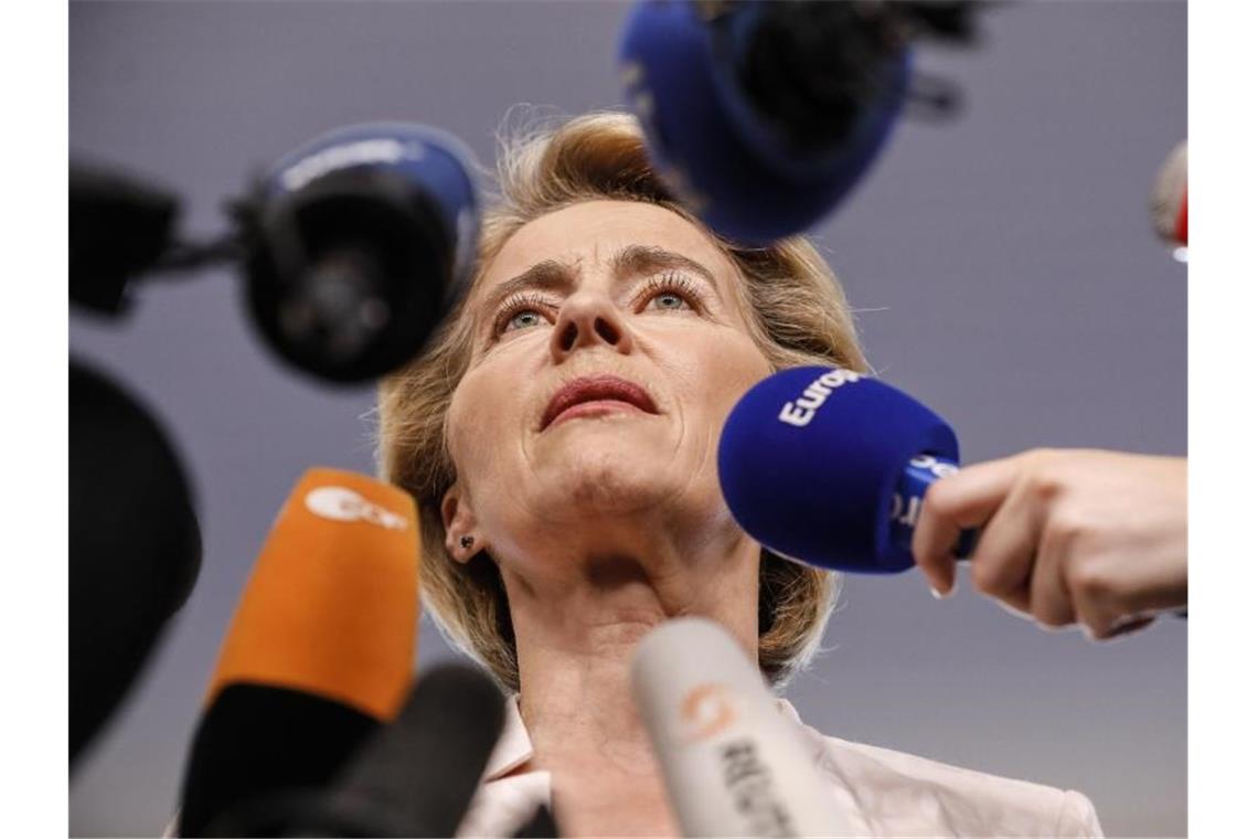 SPD stimmt im EU-Parlament gegen von der Leyen Ursula von der Leyen war überraschend bei einem EU-Sondergipfel für den Spitzenposten als Präsidentin der Europäischen Kommission nominiert worden. Foto: Jean-Francois Badias/AP