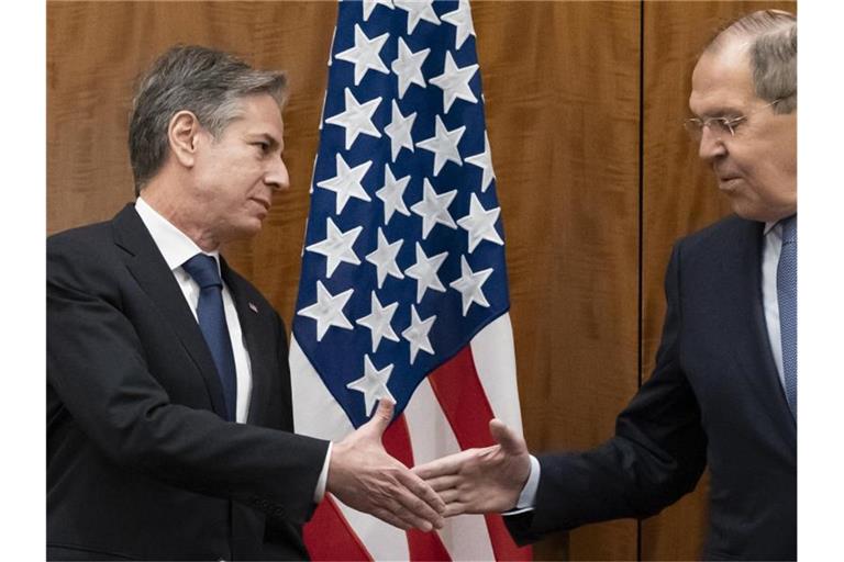 US-Außenminister Antony Blinken (l) und sein russischer Amtskollege Sergej Lawrow trafen sich im Januar in Genf. Foto: Alex Brandon/Pool AP/dpa