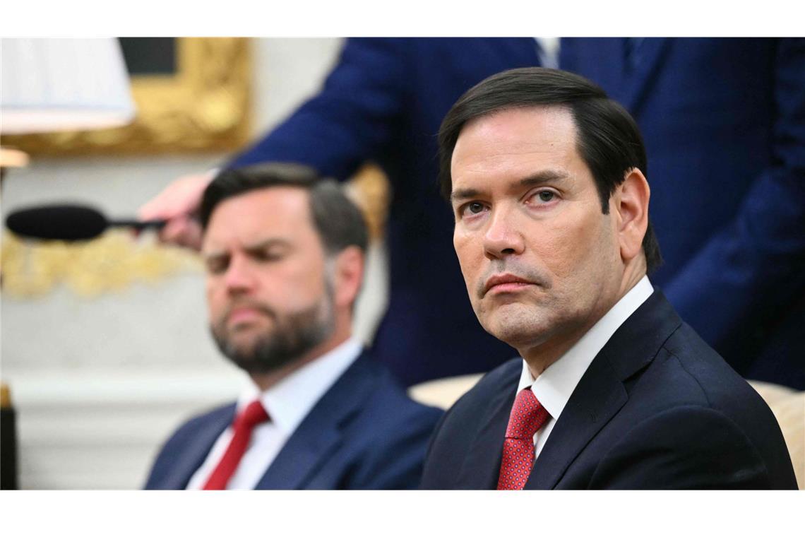 US-Außenministerium: Seit Rubios Amtsantritt 6000 Studenten-Visa entzogen US-Außenminister Marco Rubio (re).