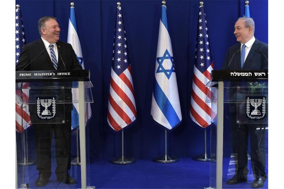 Pompeo: Fortschritte bei Trumps Nahost-Plan notwendig US-Außenminister Mike Pompeo (l.) und Israels Ministerpräsident Benjamin Netanjahu während einer gemeinsamen Pressekonferenz. Foto: Kobi Gideon/GPO/dpa