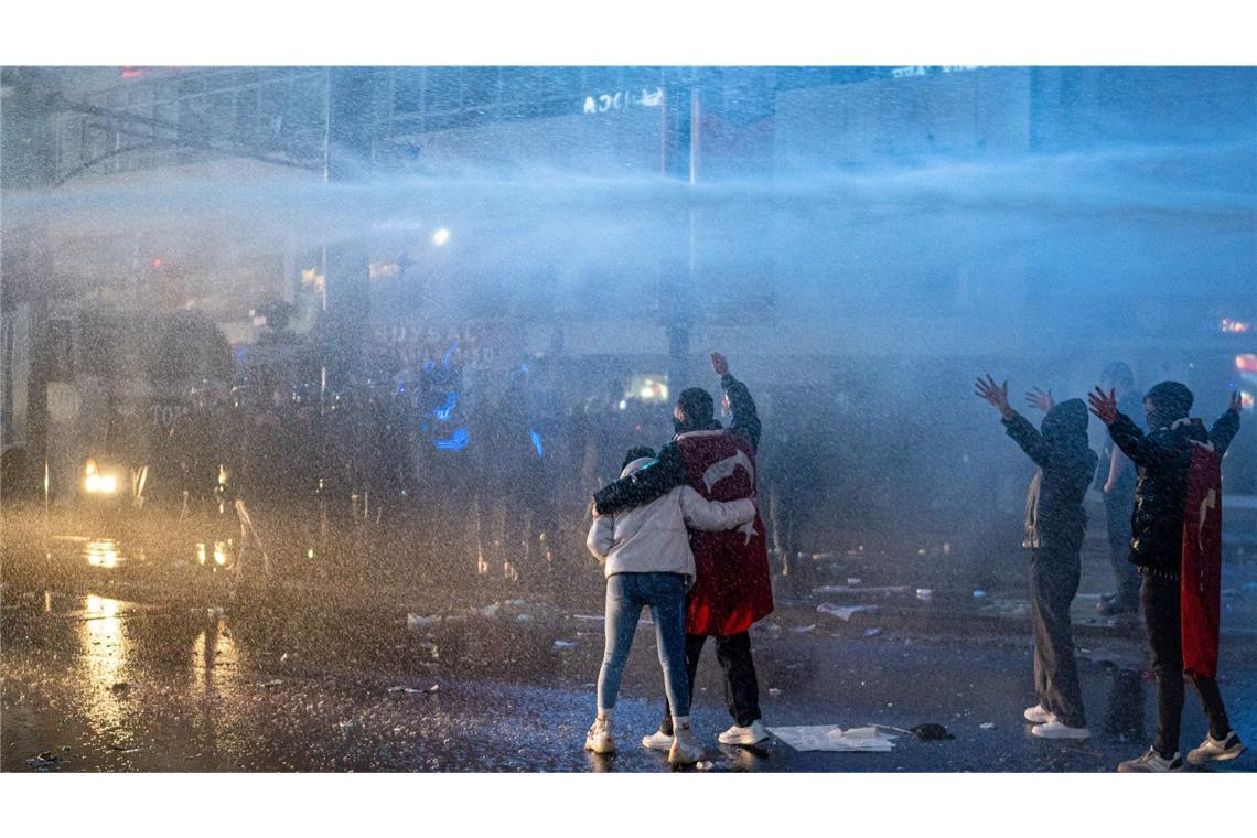 Machtprobe zwischen türkischer Regierung und Demonstranten