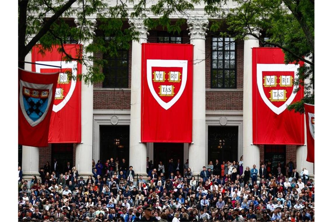 US-Eliteuniversität Harvard in Cambridge, Massachusetts. Viele deutsche Studenten in den USA sorgen sich nach der Ankündigung der US-Einwanderungsbehörde ICE um ihre Zukunft. Foto: Omar Rawlings/dpa