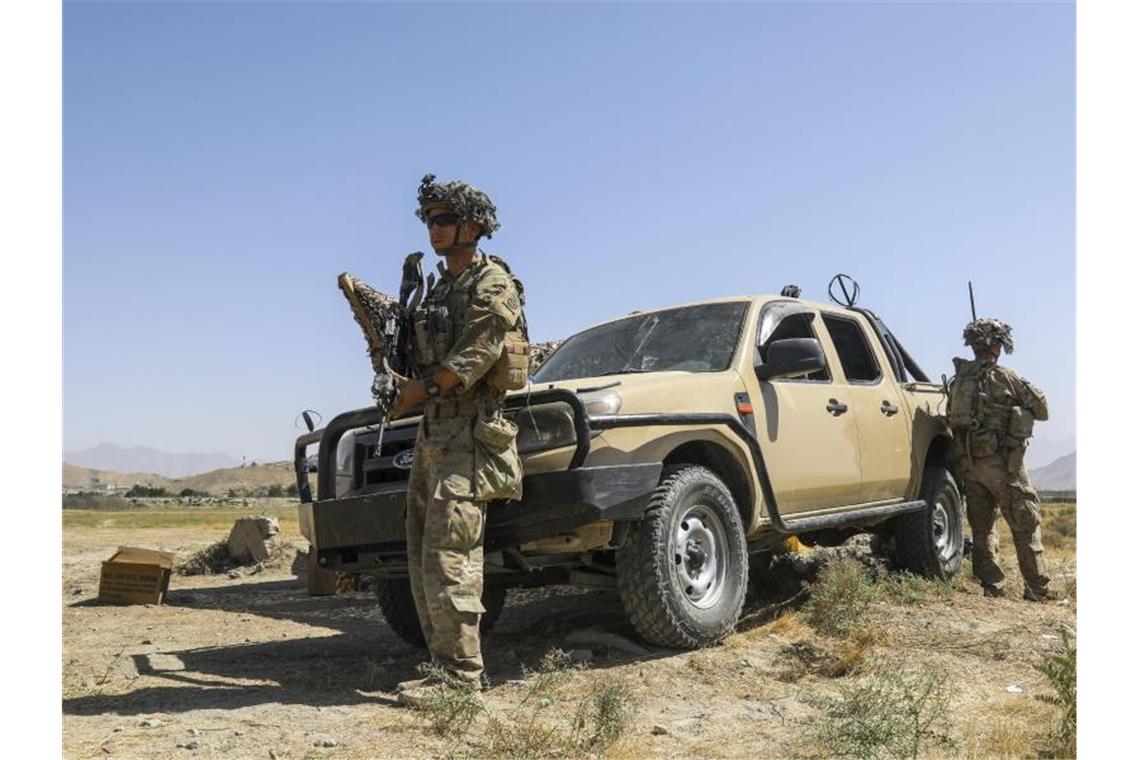 Vor dem Ende der Evakuierungen: Terror am Kabuler Flughafen US-Fallschirmjäger sichern den Flughafen. Foto: Sgt. Jillian G. Hix/U.S. Army via AP/dpa
