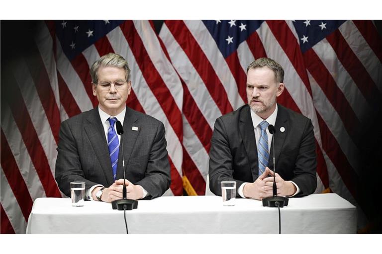 US-Finanzminister Scott Bessent (l) und der US-Handelsbeauftragte Jamieson Greer in Stockholm.