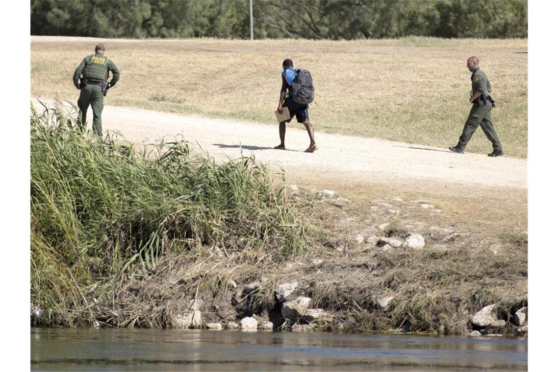 Nach Abschiebung öffnen USA Grenzübergang in Del Rio wieder