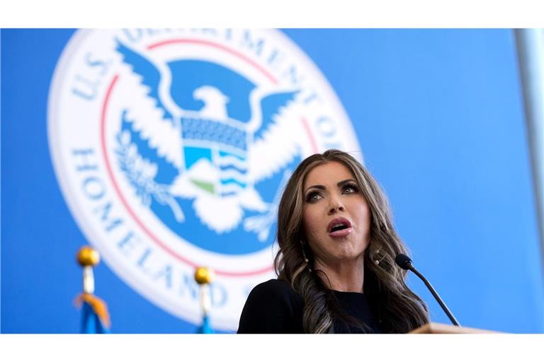 US-Heimatschutzministerin Noem wirbt für "Selbstabschiebung". (Archivbild)