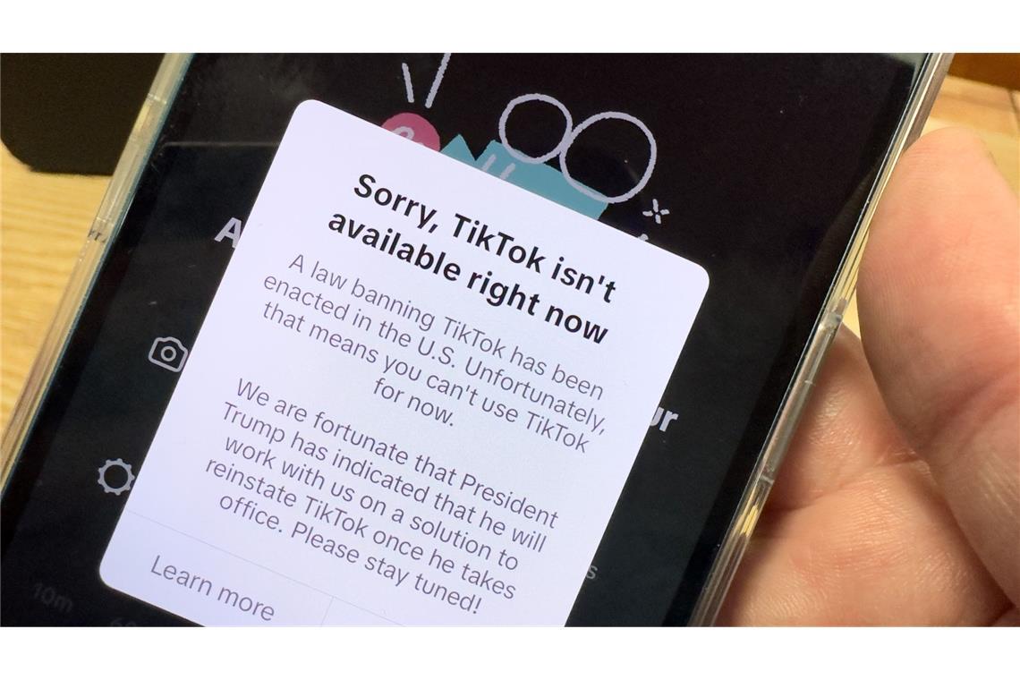 Tiktok kehrt in den USA plötzlich wieder zurück US-Nutzer bekamen in der Tiktok-App vorübergehend nur noch eine Warnmeldung zu sehen.