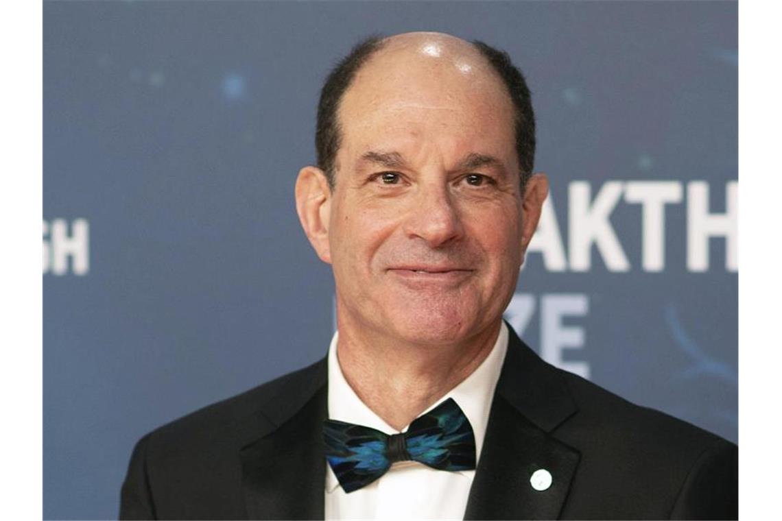 Nobelpreis für Entdeckung von Rezeptoren an zwei US-Forscher US-Physiologe David Julius erhält den Nobelpreis für Medizin - gemeinsam mit Ardem Patapoutian. Foto: Peter Barreras/Invision/AP/dpa
