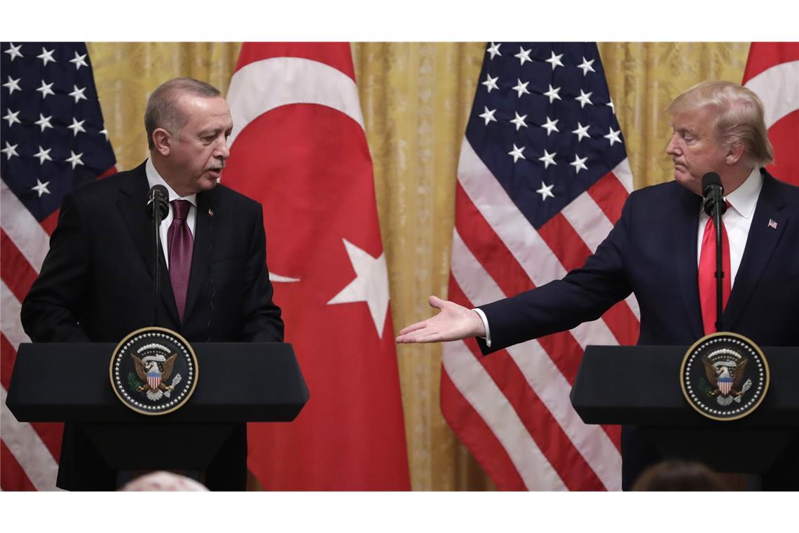 Ukraine-Krieg: Trump will mit Erdogan zusammenarbeiten US-Präsident Donald Trum möchte mit seinem türkischen Amtskollegen Erdogan zusammenarbeiten (Archivbild).