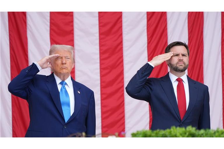 US-Präsident Donald Trump bezeichnet eine Kandidatur seines Vize JD Vance bei der kommenden Präsidentschaftswahl als "höchstwahrscheinlich". (Archivbild)