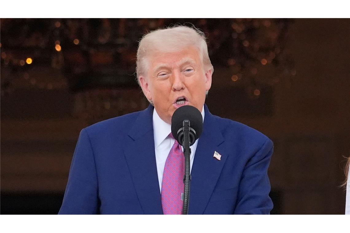 Trump darf vorerst Kontrolle über Nationalgarde behalten US-Präsident Donald Trump darf die Nationalgarde im US-Bundesstaat Kalifornien vorerst weiter einsetzen.