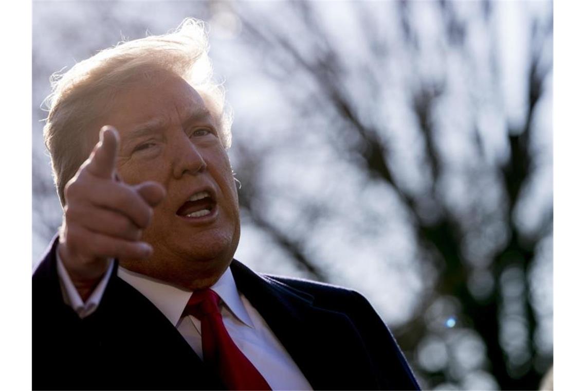 Weißes Haus will Twitter&Co. in die Schranken weisen US-Präsident Donald Trump droht Twitter mit einer Verfügung. Foto: Andrew Harnik/Archiv/AP/dpa