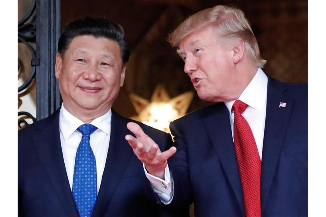 US-Präsident Donald Trump empfängt in seinem privaten Anwesen den chinesischen Präsidenten Xi Jinping. Foto: Alex Brandon/AP/dpa