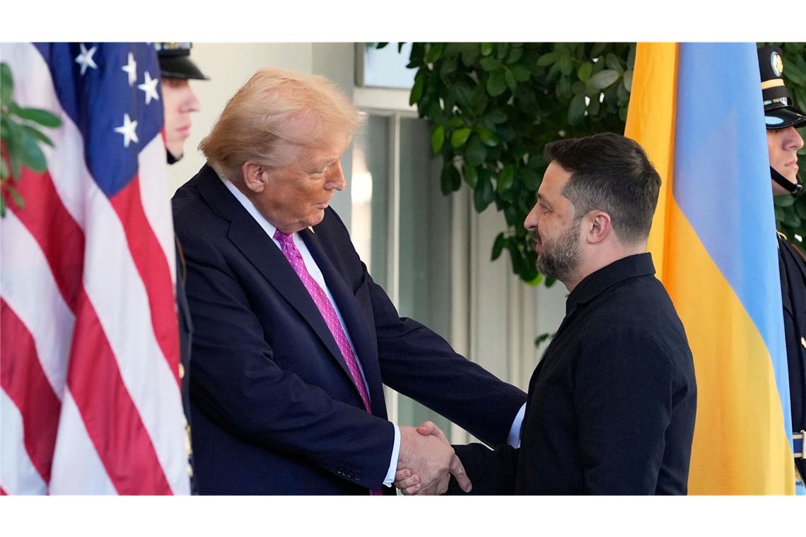 US-Präsident Donald Trump erwartet von der Ukraine, dass sie  vorgelegten Plan für ein Ende des Ukraine-Krieges bis kommenden Donnerstag  akzeptiert. (Archivbild)