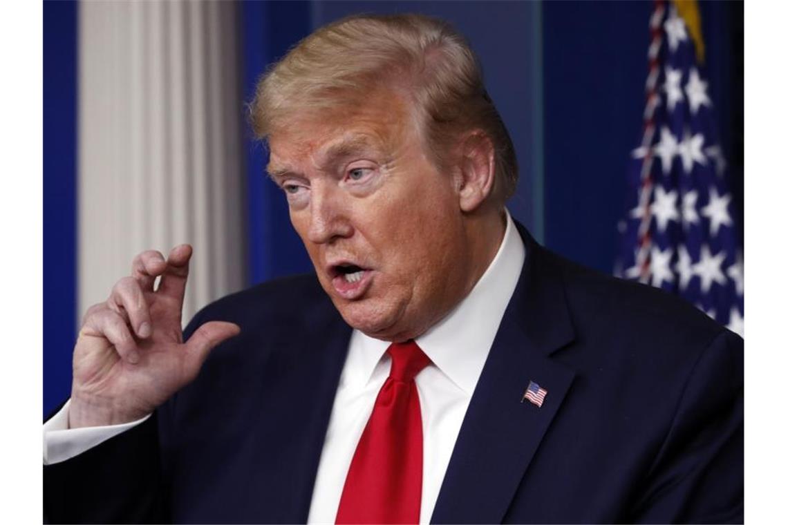 Ölpreise ziehen weiter an - Spannungen zwischen USA und Iran US-Präsident Donald Trump hat die Marine angewiesen, iranische Schiffe zu zerstören, sollten sie sich amerikanischen Schiffen in den Weg stellen. Foto: Alex Brandon/AP/dpa