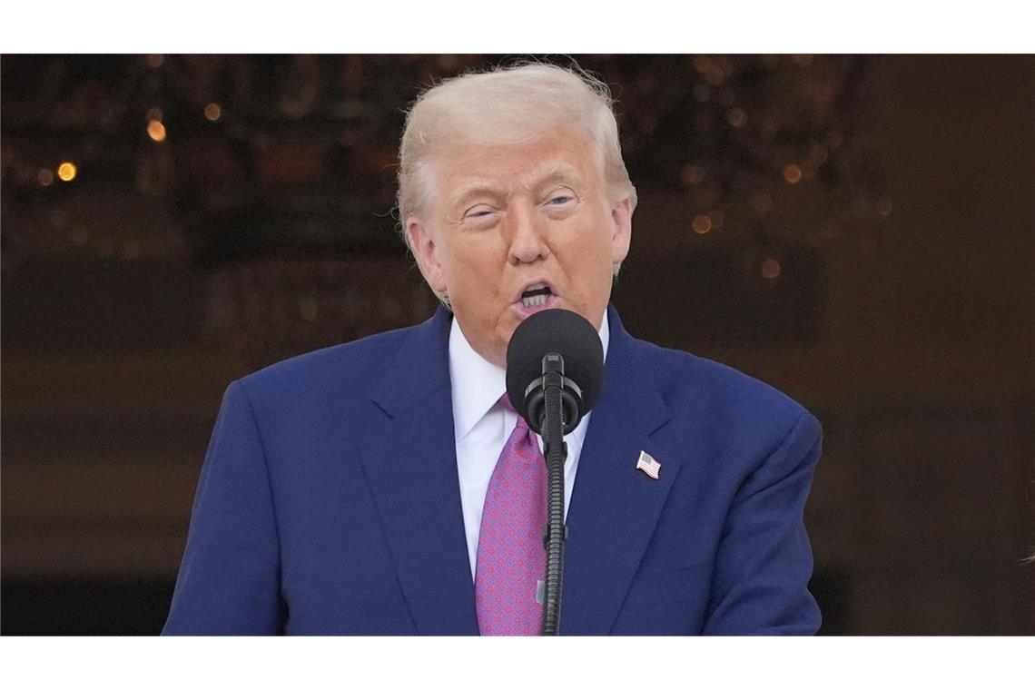 Bericht: Trump schwächt scharfen Migrationskurs ab US-Präsident Donald Trump hat sich in einer Rede ungewöhnlich selbstkritisch gezeigt. (Archivbild)