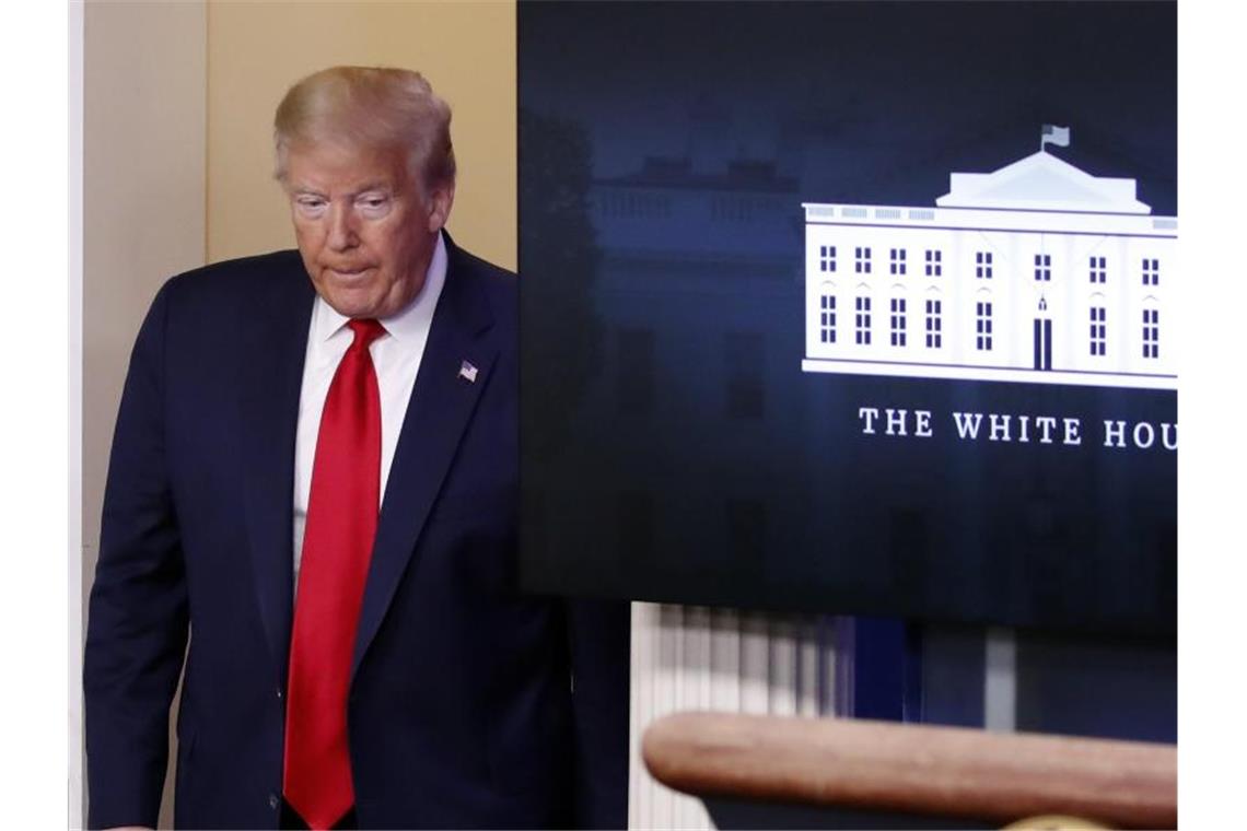 Trump will Gottesdienste in Corona-Krise US-Präsident Donald Trump: „In Amerika brauchen wir mehr Gebete, nicht weniger.“. Foto: Alex Brandon/AP/dpa