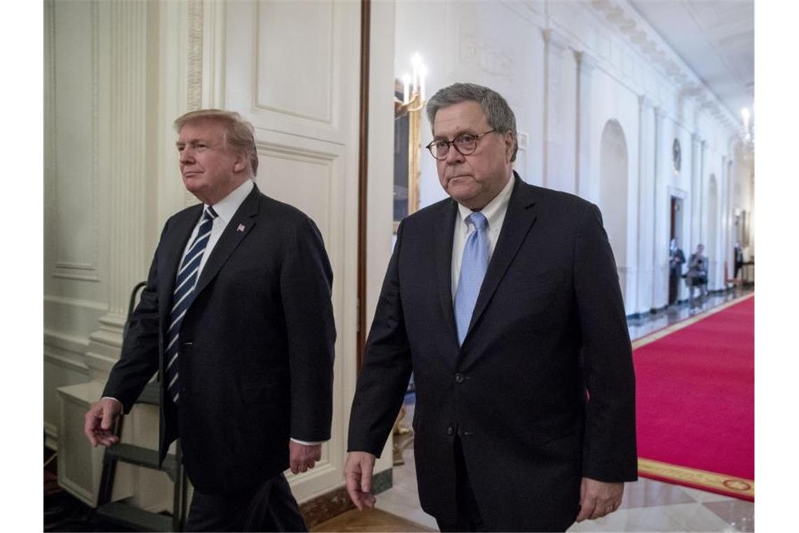 US-Präsident Donald Trump mit seinem Justizminister William Barr im Weißen Haus. Foto: Andrew Harnik/AP