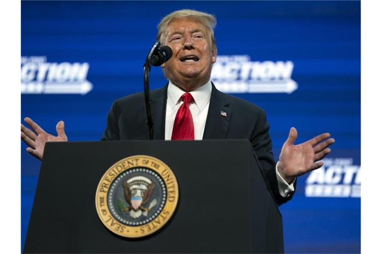 US-Präsident Donald Trump nennt Coronavirus „Kung Flu“. Foto: Evan Vucci/AP/dpa