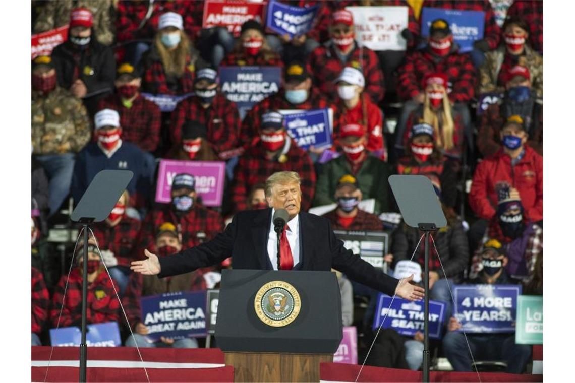 US-Präsident Donald Trump spricht Ende September auf einer Wahlkampfveranstaltung im US-Bundesstaat Minnesota. Foto: Jack Rendulich/AP/dpa