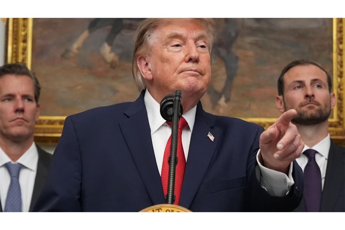 US-Präsident Donald Trump spricht während eines Treffens mit führenden Vertretern der Technologiebranche im Roosevelt Room des Weißen Hauses. (Archivbild)