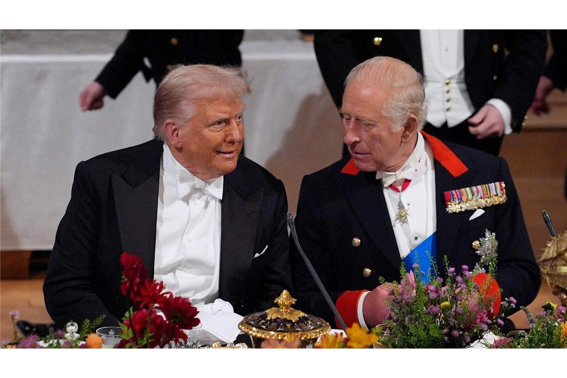 König Charles III. lobt Trumps „persönliches Engagement“ für den Frieden US-Präsident Donald Trump und der britische König Charles III. in London.