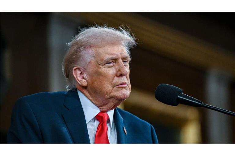 US-Präsident Donald Trump und Verteidigungsminister Pete Hegseth wollen nach den ersten Angriffen auf den Iran nicht ausschließen. (Archivbild)