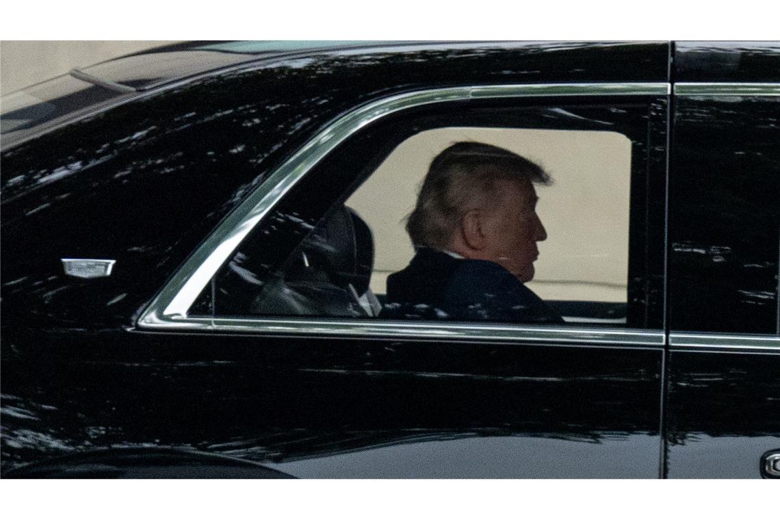 US-Präsident Donald Trump verlässt das Walter Reed National Military Medical Center.