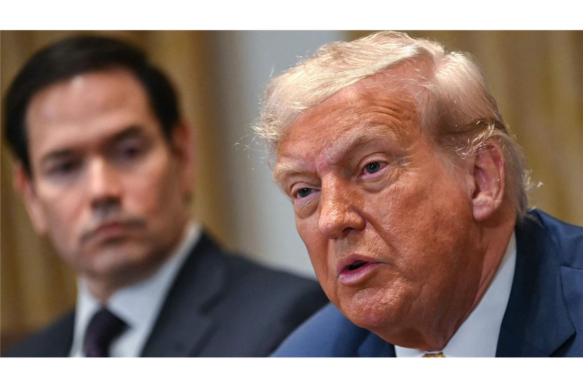 Trump: „Bekommen von Putin eine Menge Blödsinn aufgetischt“ US-Präsident Donald Trump verliert langsam die Geduld mit Wladimir Putin.