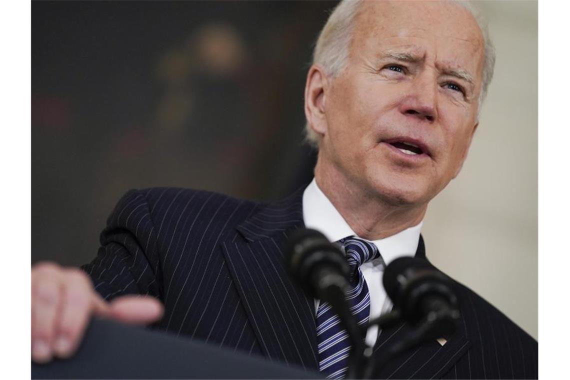 Biden: USA mit „unglaubliche Fortschritte“ beim Impfen US-Präsident Joe Biden bescheinigt den Amerikanern große Fortschritte bei der Impfung gegen Corona. Foto: Evan Vucci/AP/dpa