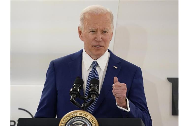 US-Präsident Joe Biden hat mit Blick auf den Ukraine-Krieg Befürchtungen über russische Cyberangriffen in den USA und dem Einsatz von Chemie- und Biowaffen in der Ukraine geäußert. Foto: Patrick Semansky/AP/dpa