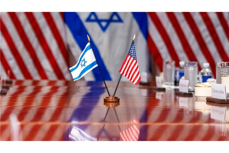 US-Präsident Joe Biden hatte Israel versichert, dass das Bekenntnis der USA für die Sicherheit Israels gegen Bedrohungen durch den Iran und seine Stellvertreter "eisern" sei.