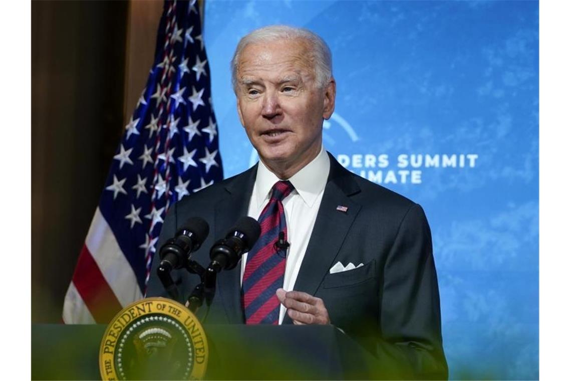 USA melden sich mit Emissionsziel beim Klimaschutz zurück US-Präsident Joe Biden spricht beim virtuellen Klima-Gipfel, zu dem er zahlreiche Staats- und Regierungschefs eingeladen hat, im East Room des Weißen Hauses. Foto: Evan Vucci/AP/dpa