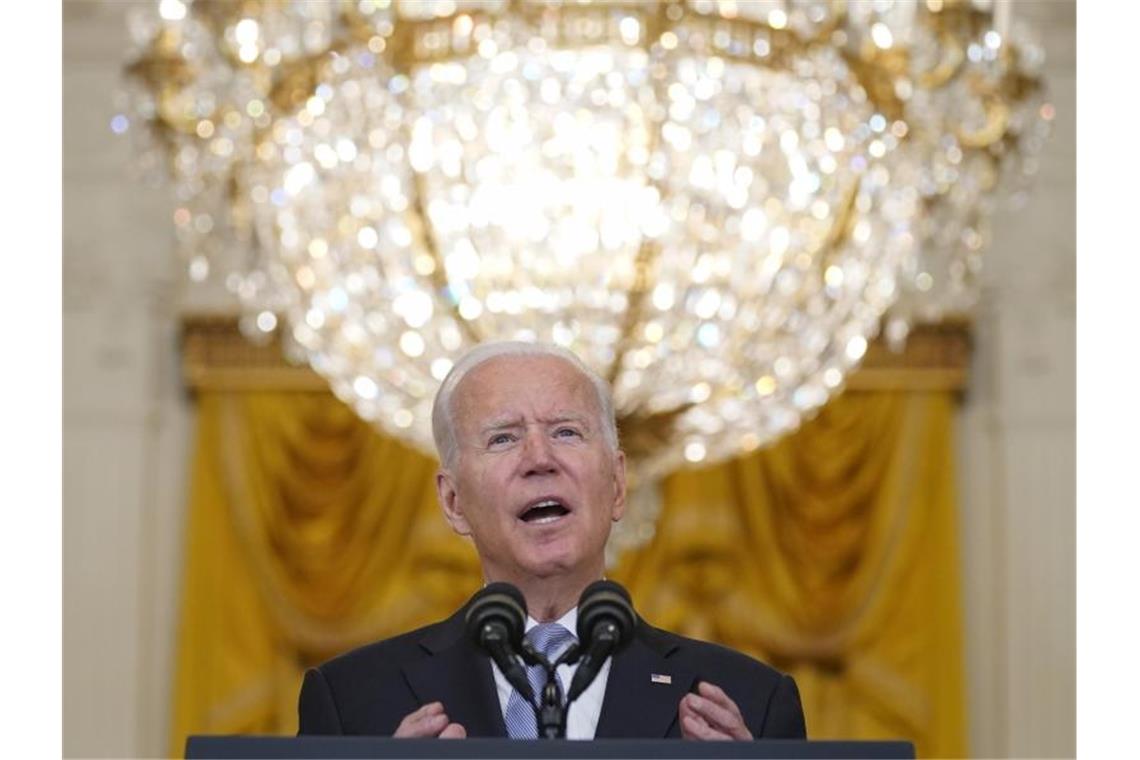 Weißes Haus kündigt G7-Schalte zur Lage in Afghanistan an US-Präsident Joe Biden spricht im Weißen Haus über die Situation in Afghanistan. Foto: Evan Vucci/AP/dpa