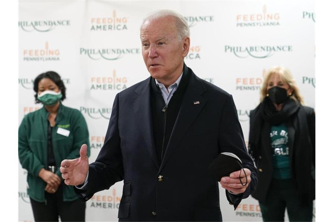 Rabbi zu Geiselnahme in US-Synagoge: Konnten selbst flüchten US-Präsident Joe Biden spricht mit Pressevertretern über die Geiselnahme in der texanischen Synagoge. Foto: Patrick Semansky/AP/dpa
