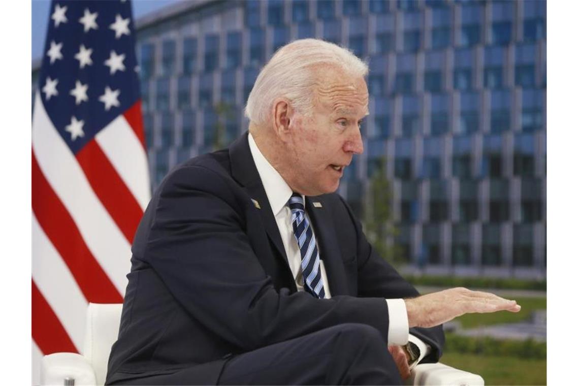 US-Präsident Joe Biden während eines bilateralen Treffens mit Nato-Generalsekretär Stoltenberg. Foto: Stephanie Lecocq/Pool EPA/AP/dpa