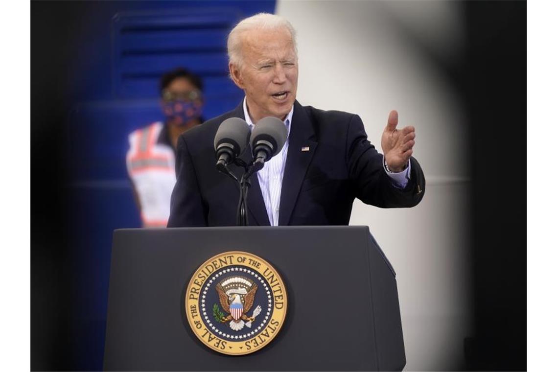 Virus-Varianten: Biden warnt vor steigenden Fallzahlen US-Präsident Joe Biden warnt aufgrund der Corona-Mutationen vor einem Anstieg der Fallzahlen. Foto: Patrick Semansky/AP/dpa