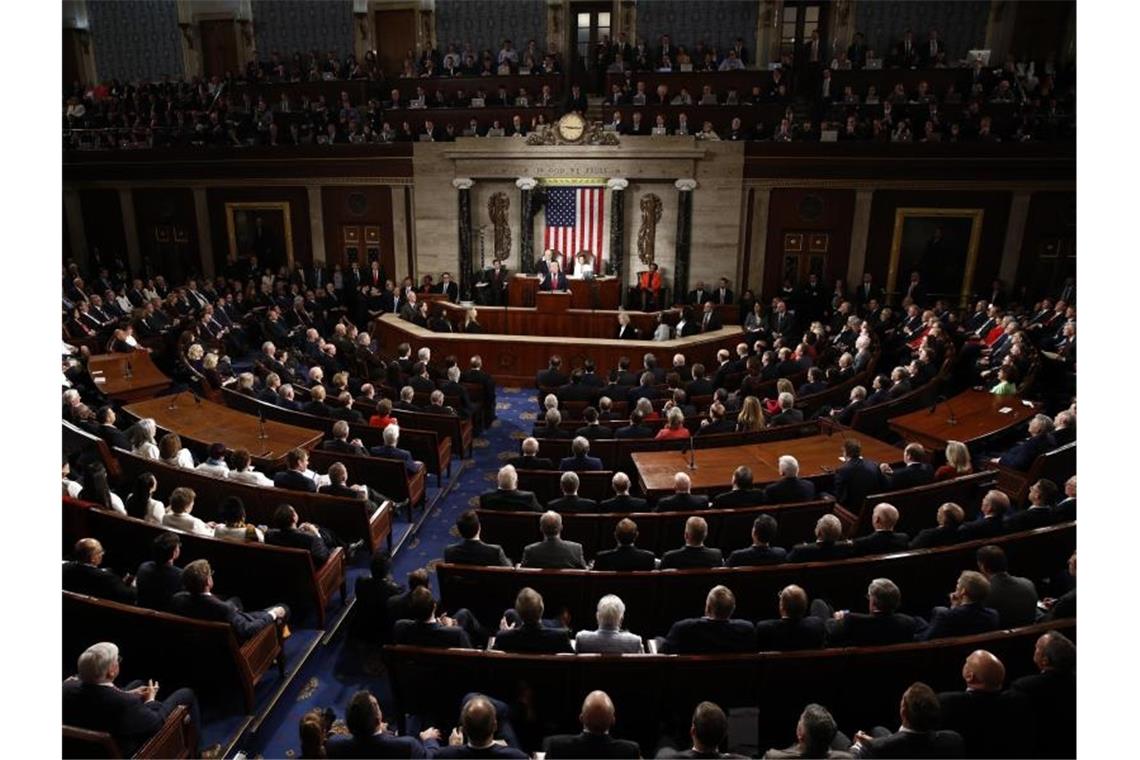 US-Präsident Trump appellierte in seiner Rede mehrfach an den Kongress. Er forderte das Parlament beispielsweise dazu auf, späte Abtreibungen per Gesetz zu verbieten. Foto: Patrick Semansky/AP/dpa